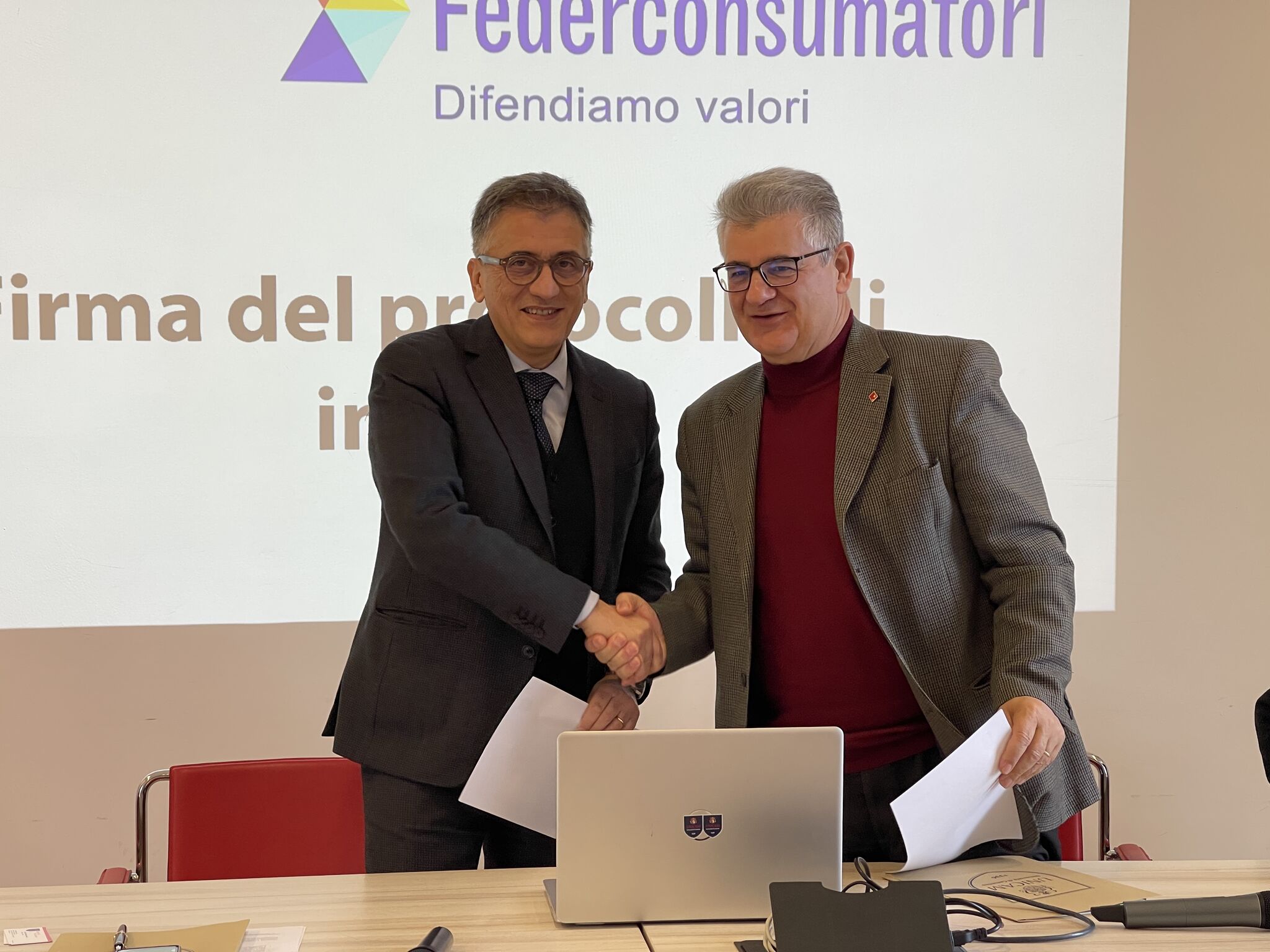 Firmato accordo di cooperazione fra Giurisprudenza UNICAM e la Federconsumatori