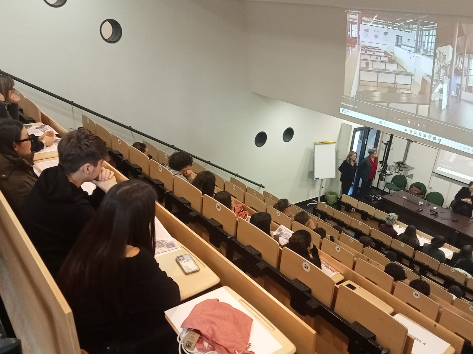Gli studenti del liceo classico 'Stabili e Trebbiani'