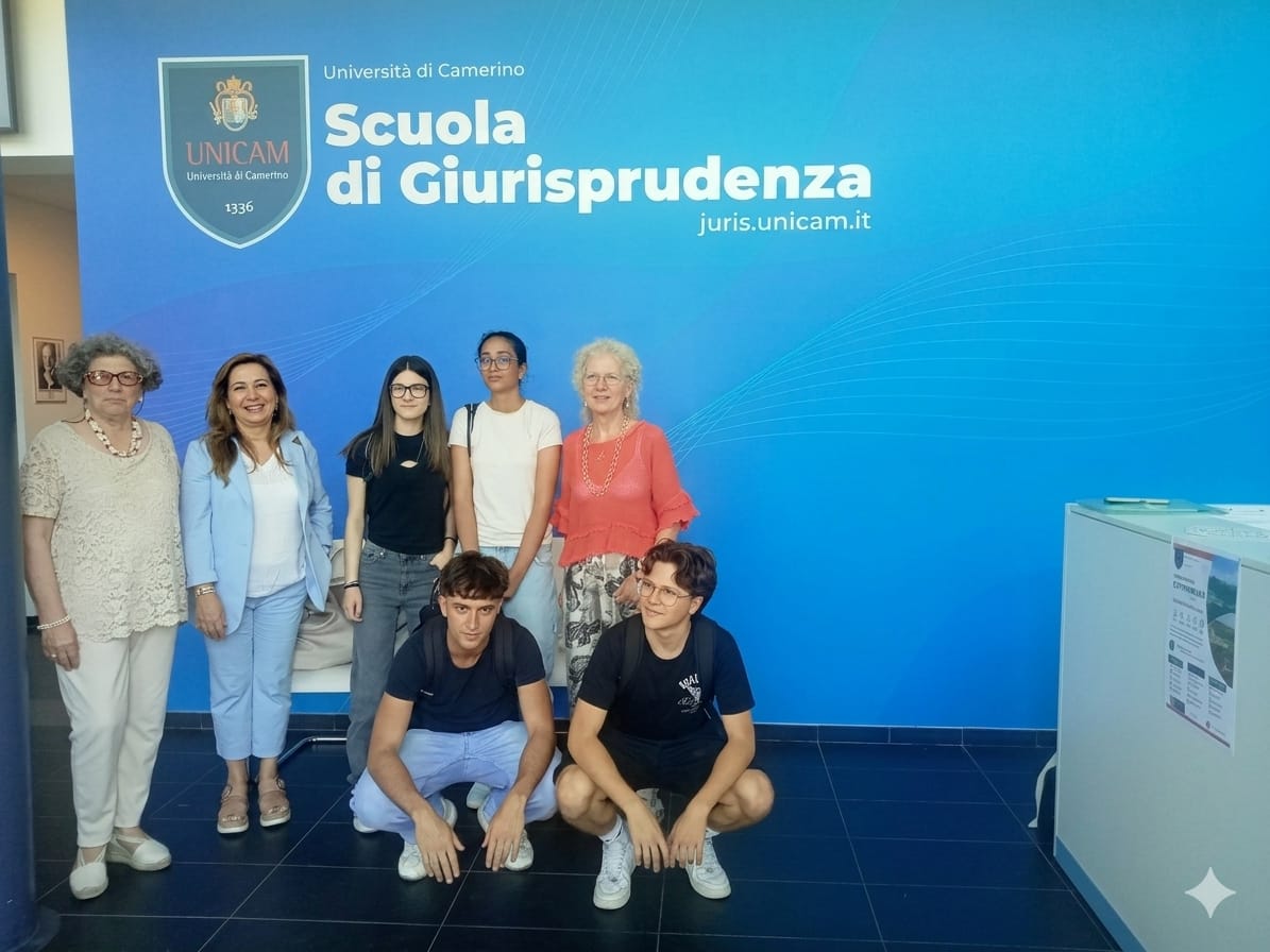 Scegli cosa esplorare con noi. Un viaggio tra le Scienze giuridiche, politiche e sociali