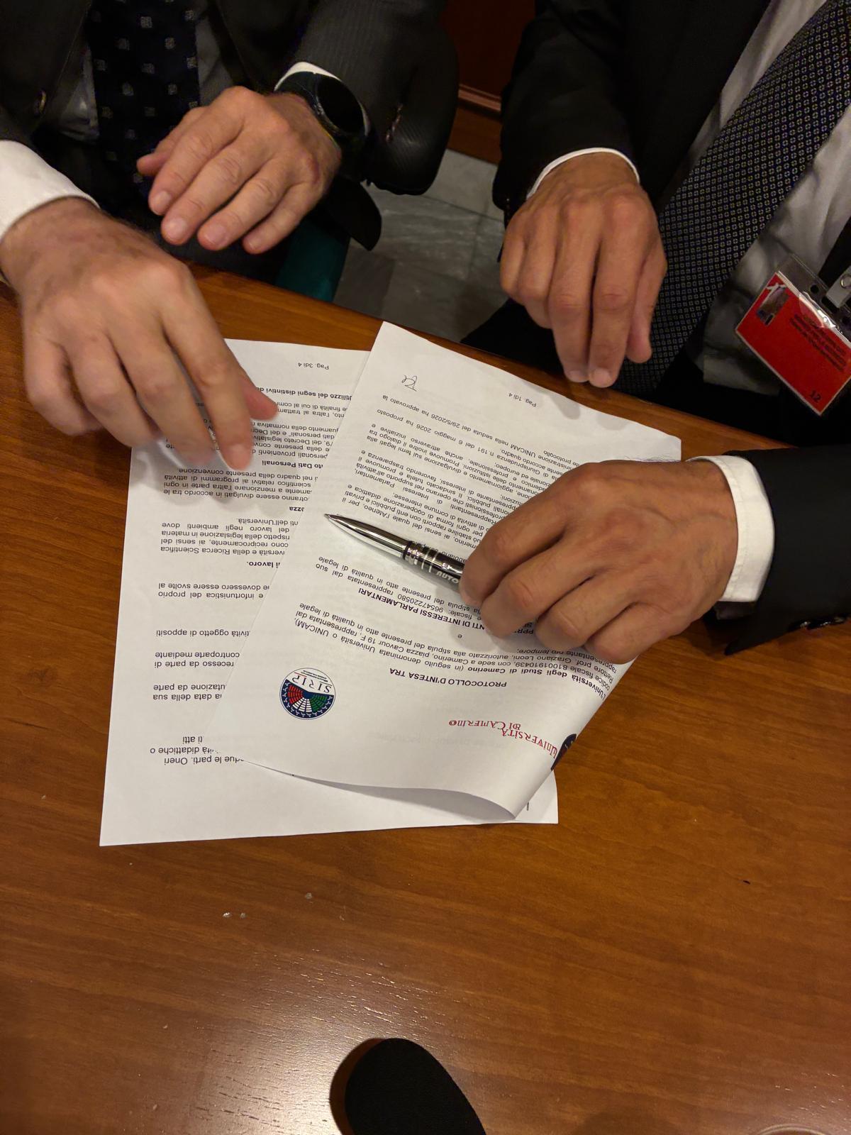 Firma della convenzione fra UNICAM ed il Sindacato Rappresentati Interessi Parlamentari