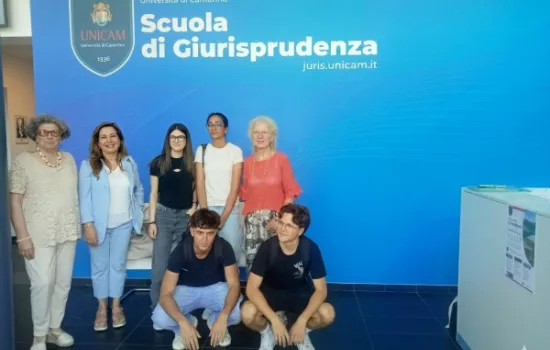 Scegli cosa esplorare con noi. Un viaggio tra le Scienze giuridiche, politiche e sociali